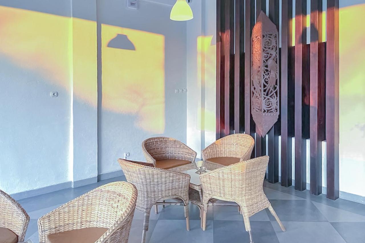 Urbanview Syariah Wisma Annisa Palangkaraya By Reddoorz ภายนอก รูปภาพ